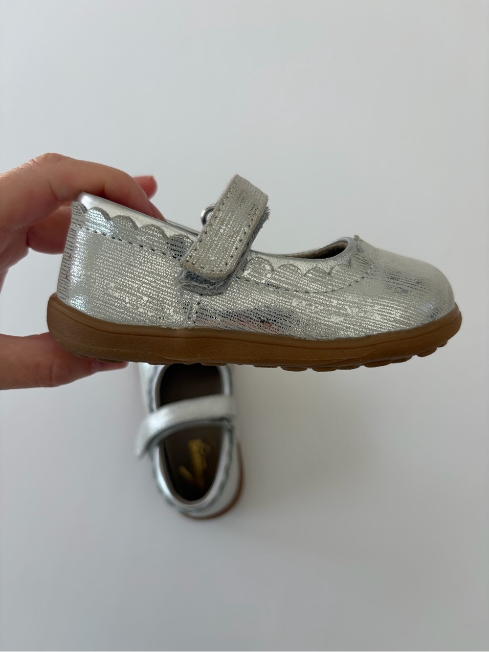 See Kai Run Silver Metallic Mary Jane’s Toddler Size 6
